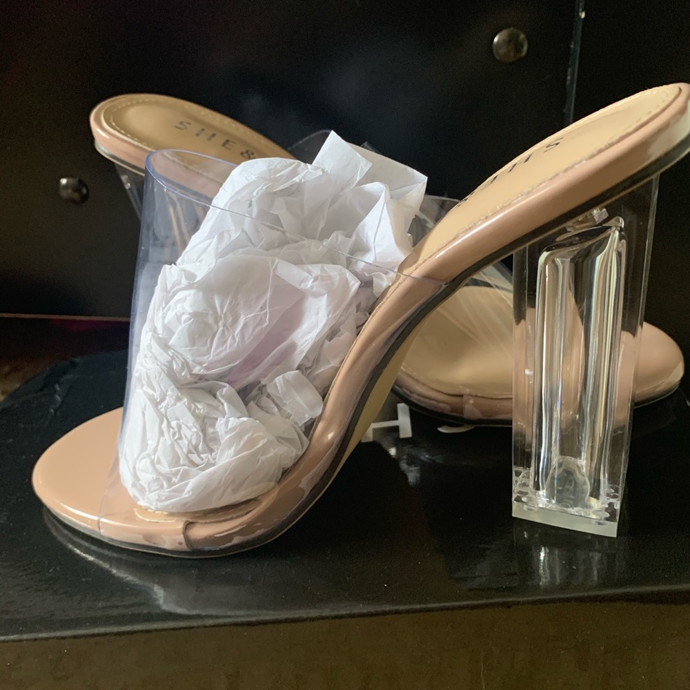 pretty clear nude heels👠🥰